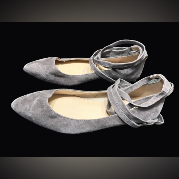 Vince Camuto suede flats, sz 6.5 - Picture 2 of 5